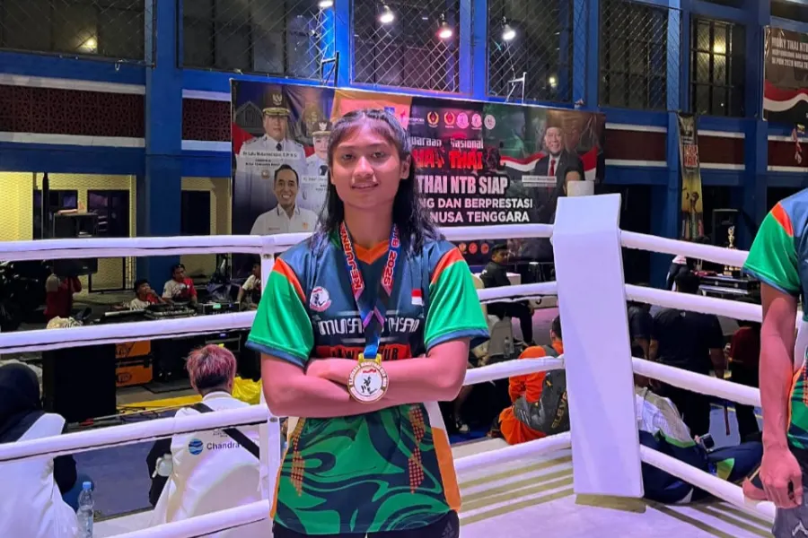 Mengenal Dewi Nur Halimah, Atlet Muda Kediri Peraih Emas Muay Thai di Kejurnas NTB 2025