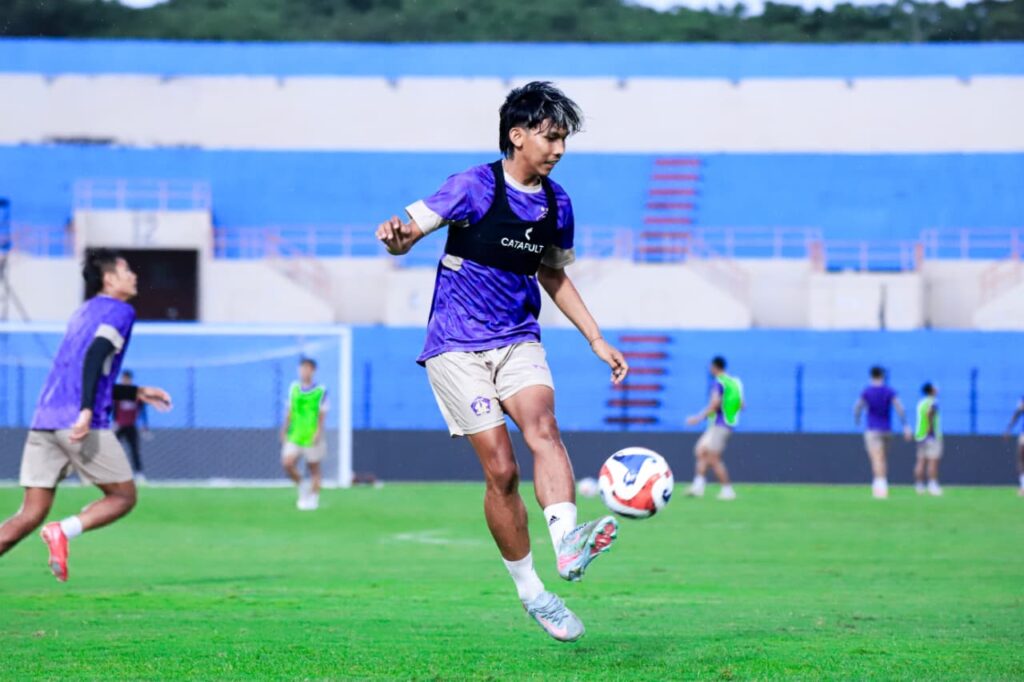 Lawan Tim Promosi PSIM Yogyakarta, Kapten Persik Kediri Ezra Walian Minta Tim Bermain Disiplin