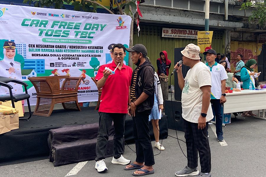 Dinkes Kota Kediri Gelar TOSS TBC dan Cek Kesehatan Gratis di Dhoho Car Free Day