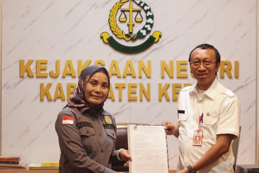 Cegah Korupsi, Kejari Kediri Kawal Penyerahan PSU Senilai Rp22,7 M