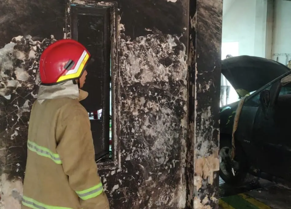 Diduga Korsleting Powerbank, Bengkel di Ngasem Kediri Terbakar