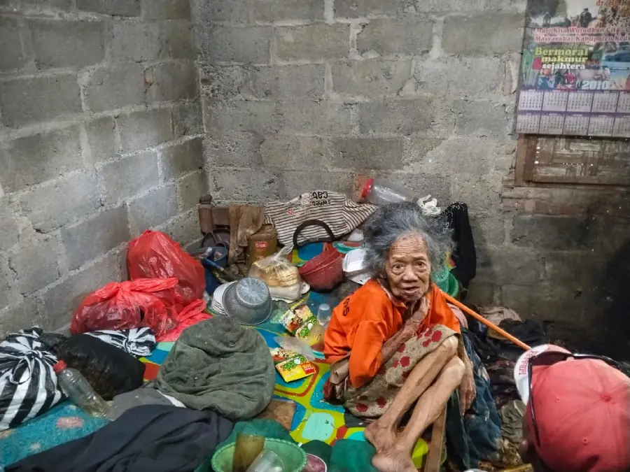 Mbah Semi, Lansia Purwodadi Kediri Hidup Sebatang Kara di Atas Tempat Tidur Rapuh