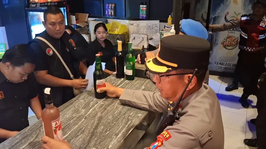 Jelang Nataru, Polres Kediri Razia Tempat Hiburan Malam, Tes Urine Massal hingga Amankan Miras