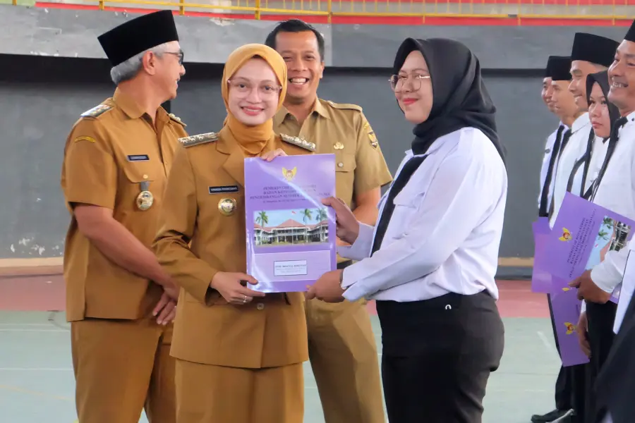Penyerahan SK PPPK Paruh Waktu, Wali Kota Kediri Minta ASN Terus Belajar dan Adaptif