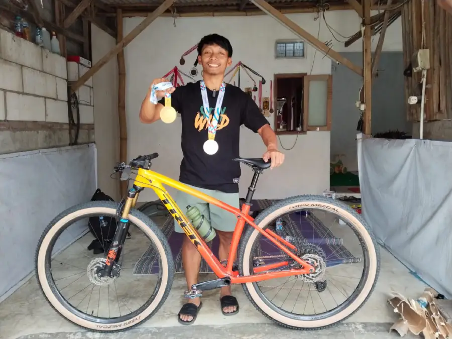Dari Pinggiran Kediri ke Puncak SEA Games: Kisah Pengorbanan Rendy Varera Raih Emas dan Perak