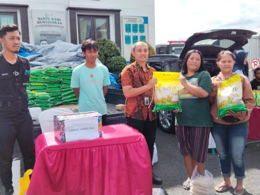 Jelang Nataru, Kejari Kediri Gelar Gerakan Pasar Murah