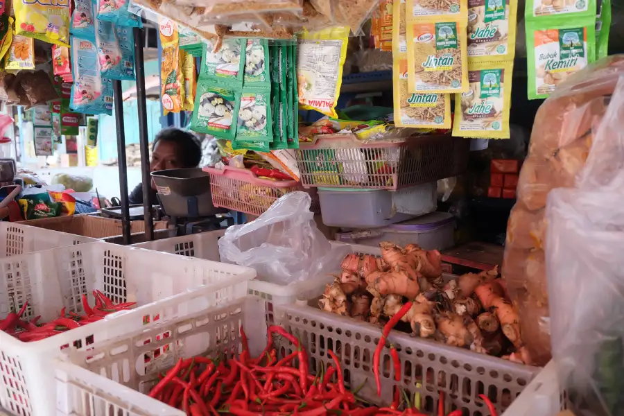 Dampak Permintaan MBG, Harga Wortel di Pasar Banjaran Kediri Naik