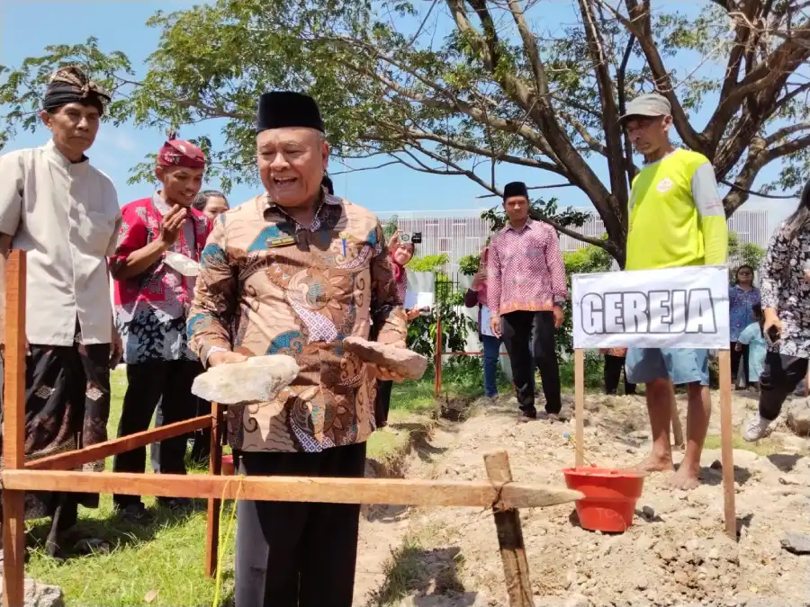 Wujud Moderasi Beragama, SMPN 3 Grogol Kediri Dirikan Tiga Rumah Ibadah Sekaligus