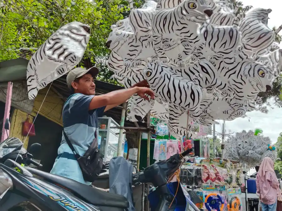 Berkah Patung Macan Putih, UMKM Balongjeruk Kediri Raup Jutaan Rupiah per Hari