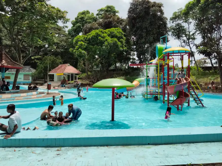 Usai Direvitalisasi, Sumber Ubalan Jadi Magnet Wisata Baru di Kediri