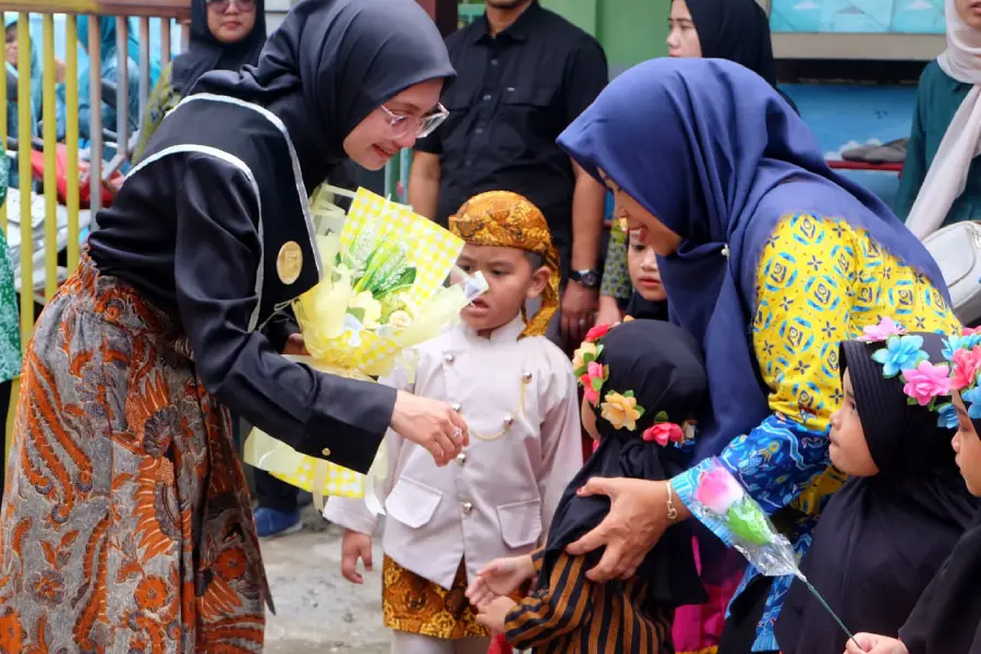 Kunjungi PAUD KB Thoyyiba, Wali Kota Kediri Dorong Pendidikan Dini Berbasis Karakter dan Digital