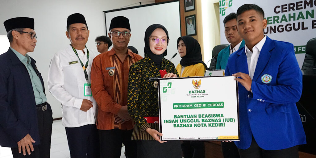 Serahkan Beasiswa Baznas, Mbak Vinanda: Selaras Sapta Cita Wujudkan Generasi Produktif dan Inovatif