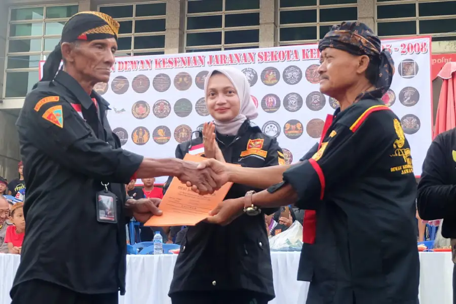 Walkot Kediri Kukuhkan Pengurus Dewan Kesenian Jaranan Wahyu Krida Budaya di CFD