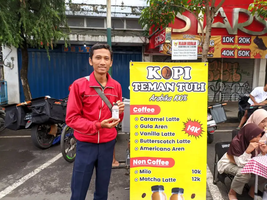 Kopi Teman Tuli Hadir di CFD Jalan Dhoho Kediri, Usaha Sampingan Penyandang Tuna Rungu