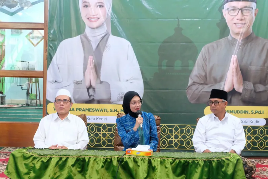 Safari Ramadan di Masjid Jami’ Al-Huda, Wali Kota Kediri Ajak Warga Kendalikan Belanja dan Hindari Food Waste