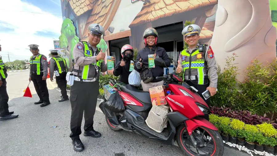 H-1 Lebaran 2026, Arus Mudik di Simpang Tiga Mengkreng Kediri Lancar dan Landai