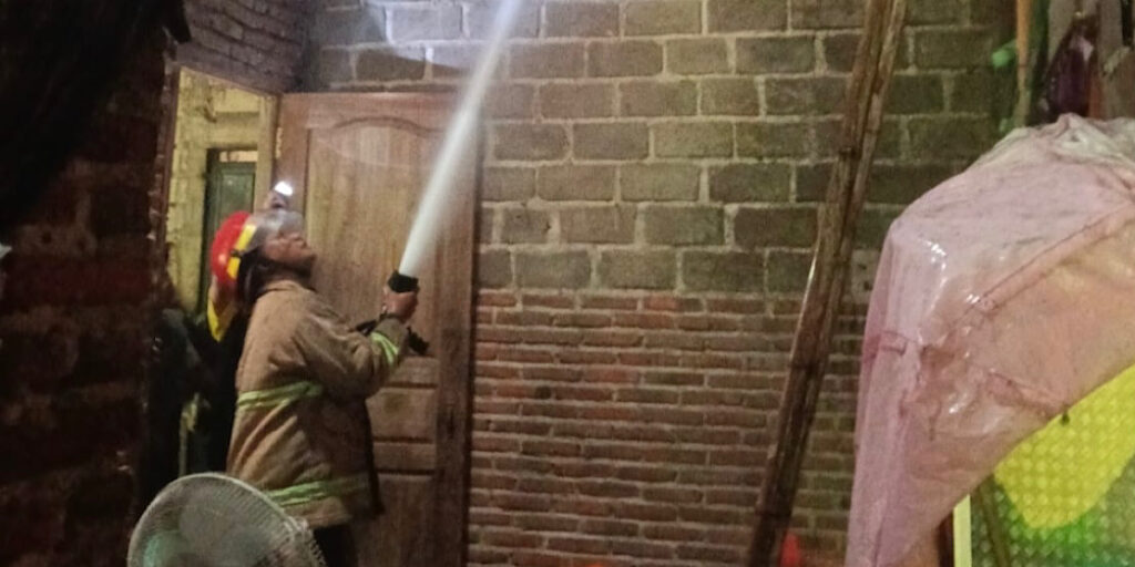 Musala dan Rumah Warga di Kediri Terbakar Akibat Korsleting Listrik