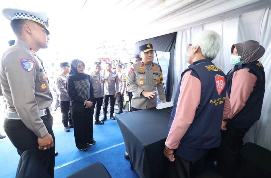 Wakapolda Jatim Tinjau Kesiapan Pengamanan Mudik di Simpang Mengkreng Kediri