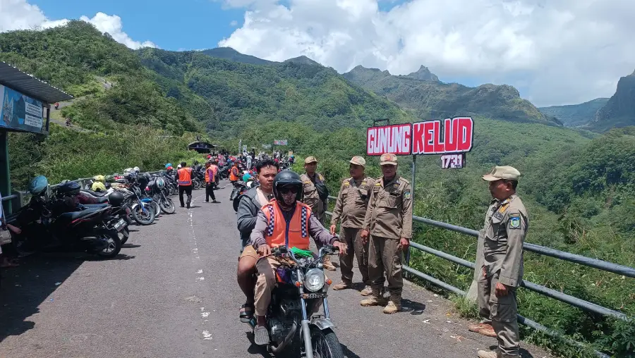 Naik 9 Kali Lipat, Kunjungan ke Gunung Kelud Kediri Membludak di Libur Lebaran