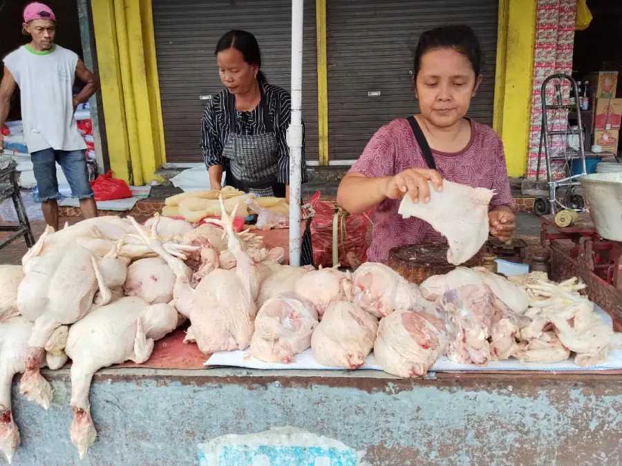 Harga Sembako di Pasar Pamenang Pare Mulai Stabil Usai Lebaran, Cabai Masih Fluktuatif