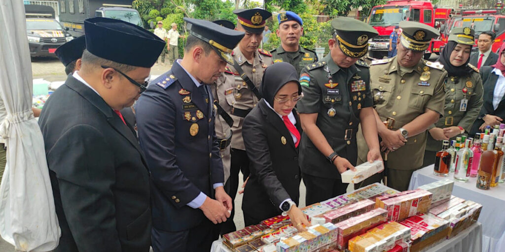 Pemkab Kediri Musnahkan Ribuan Rokok Ilegal Hasil Operasi Gabungan