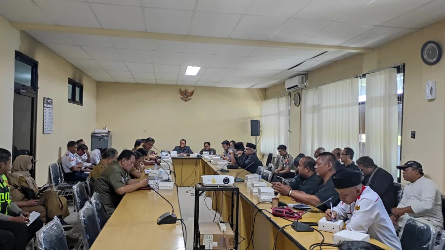 Penambang Tradisional Sebut Truk Odol Biang Kerusakan Jalan di Kediri
