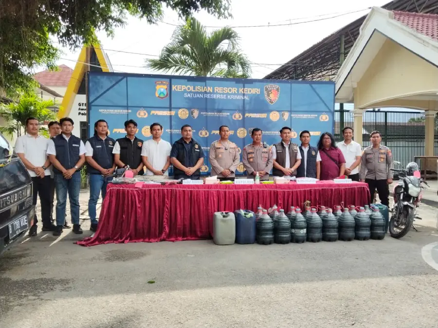 Polres Kediri Bongkar Praktik Penimbunan Pertalite, Pria Raup Untung dari Bisnis BBM Subsidi