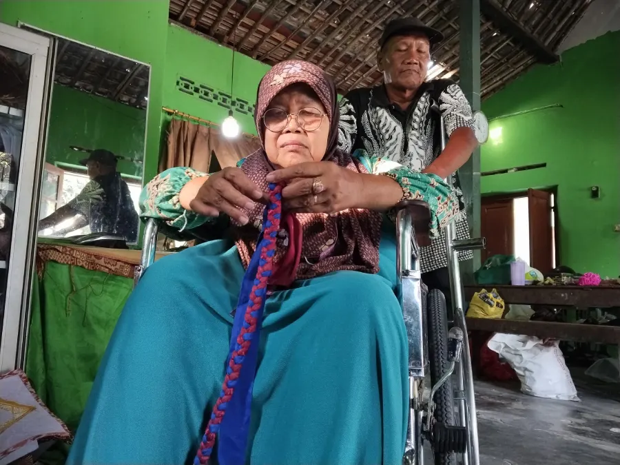 Dari Kursi Roda ke Pasar Nasional, Pasutri Disabilitas Kediri Sulap Kain Perca Jadi Harapan