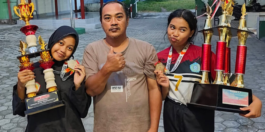 Kakak-Beradik Asal Pare Kediri Ukir Prestasi Lewat Pencak Silat, Warisi Semangat Ayah