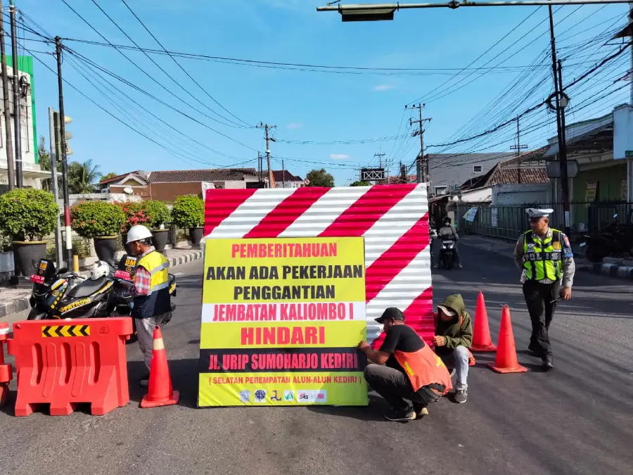 Jembatan Kaliombo I Kediri Ditutup Total Mulai Hari Ini, Rehab Total Senilai Rp15,9 Miliar