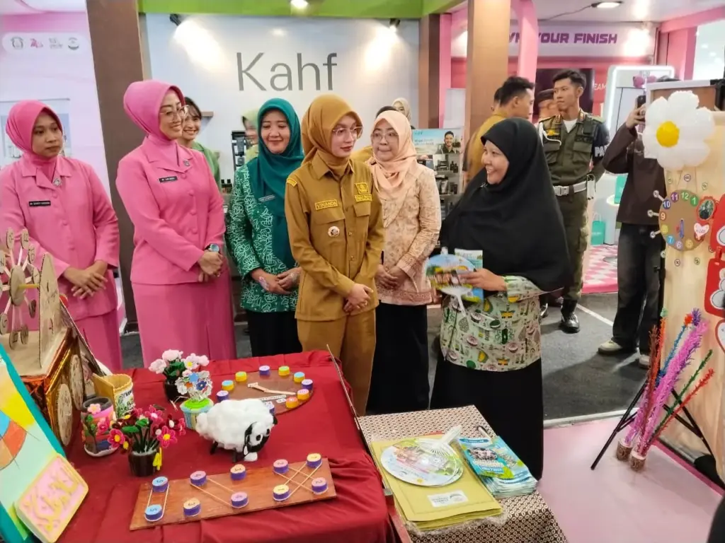Bhayangkari Gelar Bazar UMKM HKGB ke-74, Mbak Wali: Perempuan Terbukti Mampu Gerakkan Ekonomi