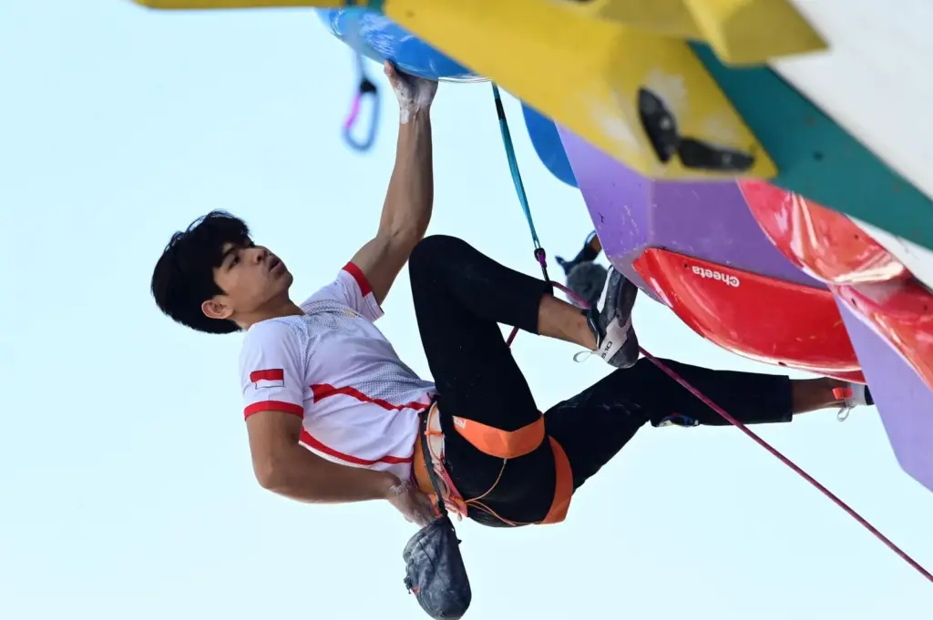 Atlet Panjat Tebing Kota Kediri Putra Dwi Ramadhani Raih Emas World Climbing Series Praha 2026