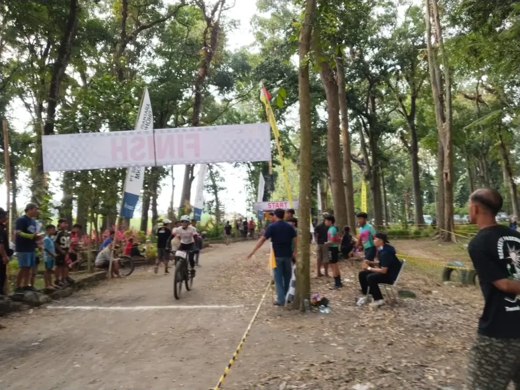 Menuju Porprov 2027, ISSI Kabupaten Kediri Matangkan Seleksi Atlet Lewat Kejurkab BMX Race