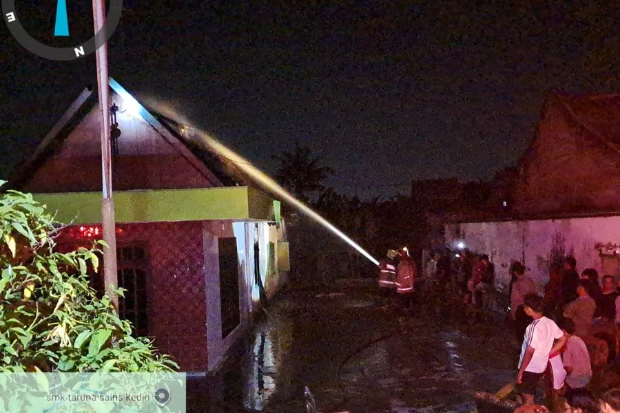 Rumah di Purwoasri Kediri Terbakar Saat Pemilik Terlelap, Kerugian Capai Rp250 Juta