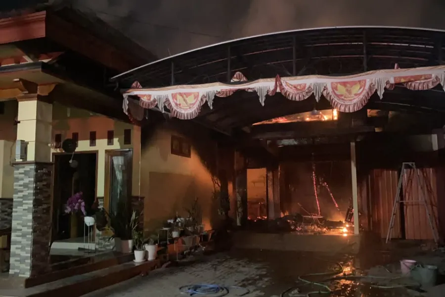 Rumah Janda di Kediri Ludes Dibakar Mantan Suami, Kerugian Capai Rp1 Miliar
