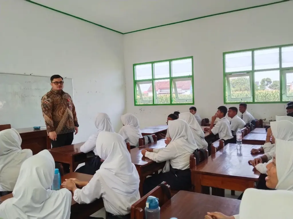 Beasiswa Pemkab Kediri 2026 Capai Rp30 Miliar, Bupati Mas Dhito Minta Bantuan Tepat Sasaran untuk Anak Miskin