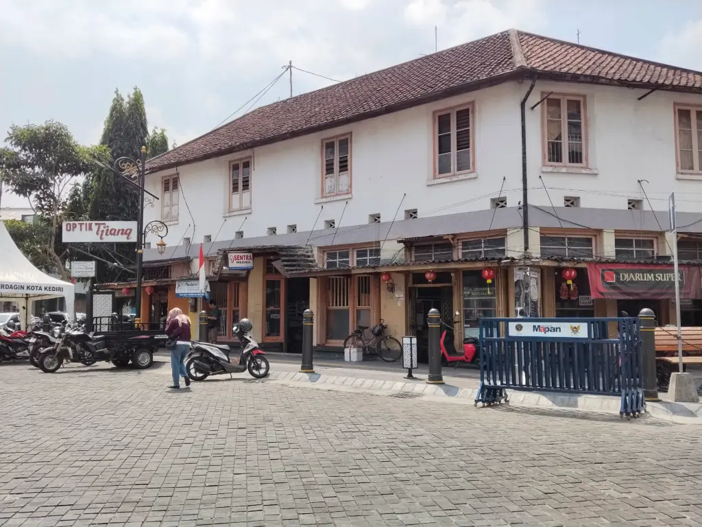 Kisah Lima Generasi di Jalan Stasiun Kediri Terancam Berakhir, Penghuni Harap Bangunan Bersejarah Tetap Terjaga