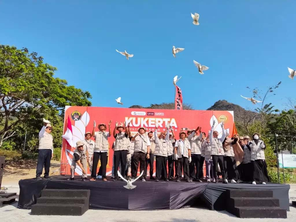 456 Mahasiswa Universitas Kadiri Resmi Diterjunkan Kukerta 2026: Usung Misi ‘Cinta Desa’ dan Pengabdian Nyata