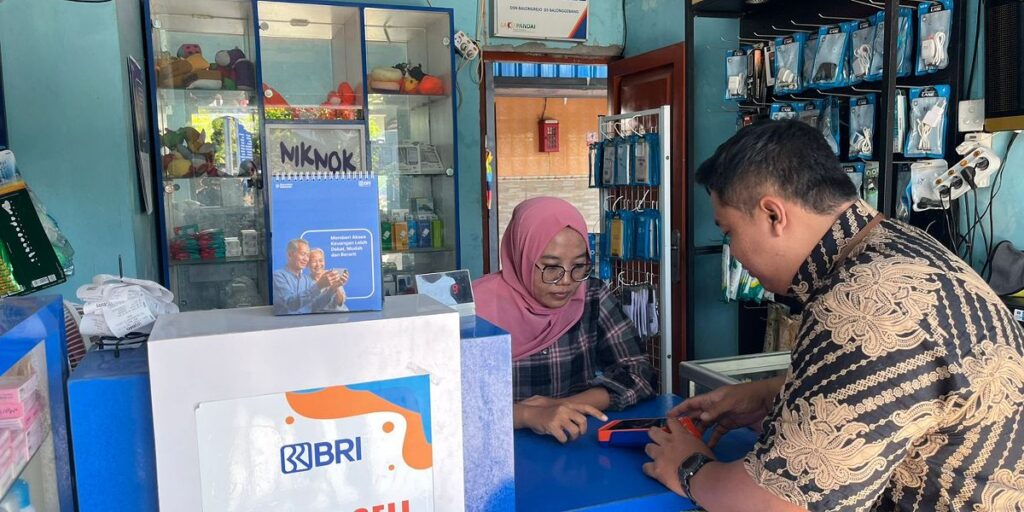 Berawal dari Konter Pulsa, BRILink Agen Niknok Cell di Nganjuk Hadirkan Layanan Perbankan Lebih Dekat bagi Warga Desa