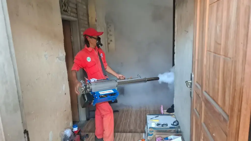 Dinkes Kota Kediri Fogging di Kelurahan Manisrenggo Usai Satu Warga Positif DBD