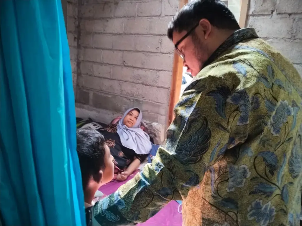 Mas Dhito Temui Marfel, Bocah 11 Tahun yang Rela Berbagi Waktu Sekolah dan Merawat Ibu