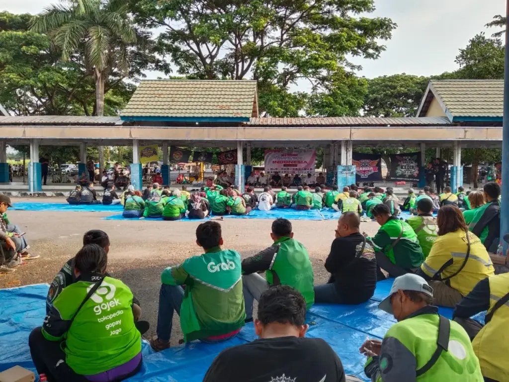 500 Ojol se-Kediri Raya Gelar Doa Bersama, Desak Pemerintah Segera Terbitkan Perpres 27
