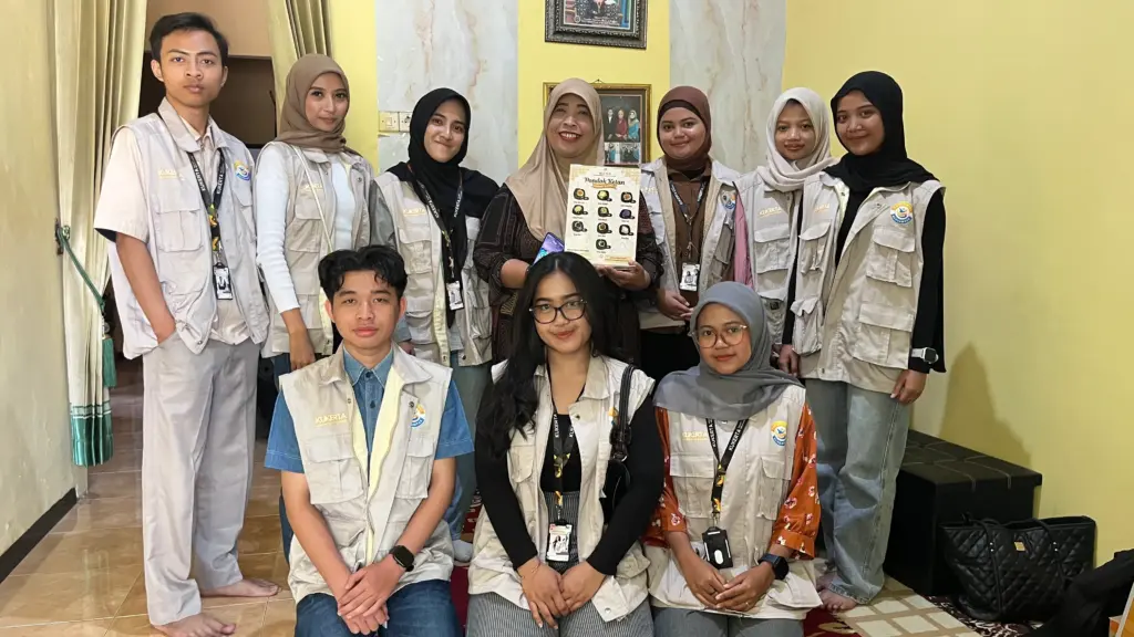 Dorong Daya Saing Produk Lokal, Mahasiswa Universitas Kadiri Dampingi 4 UMKM Toyoresmi Go Digital
