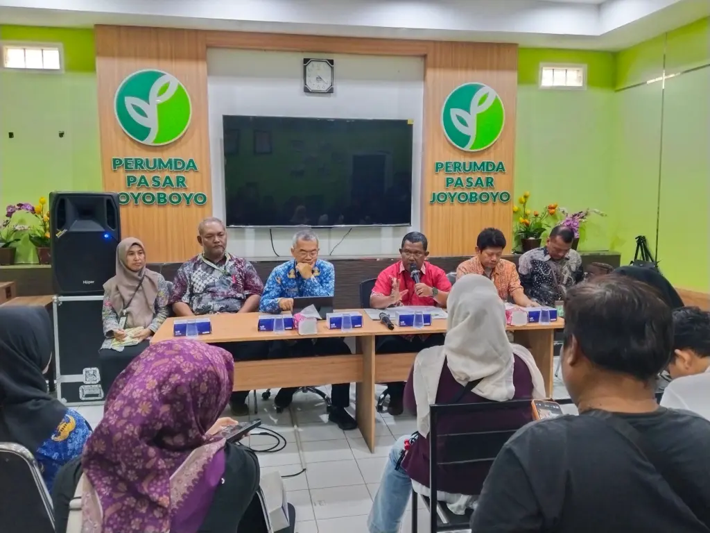 Perumda Joyoboyo Kediri Tegaskan Tak Ada Kenaikan Tarif, Penataan Kios Pasar Pahing Berlanjut