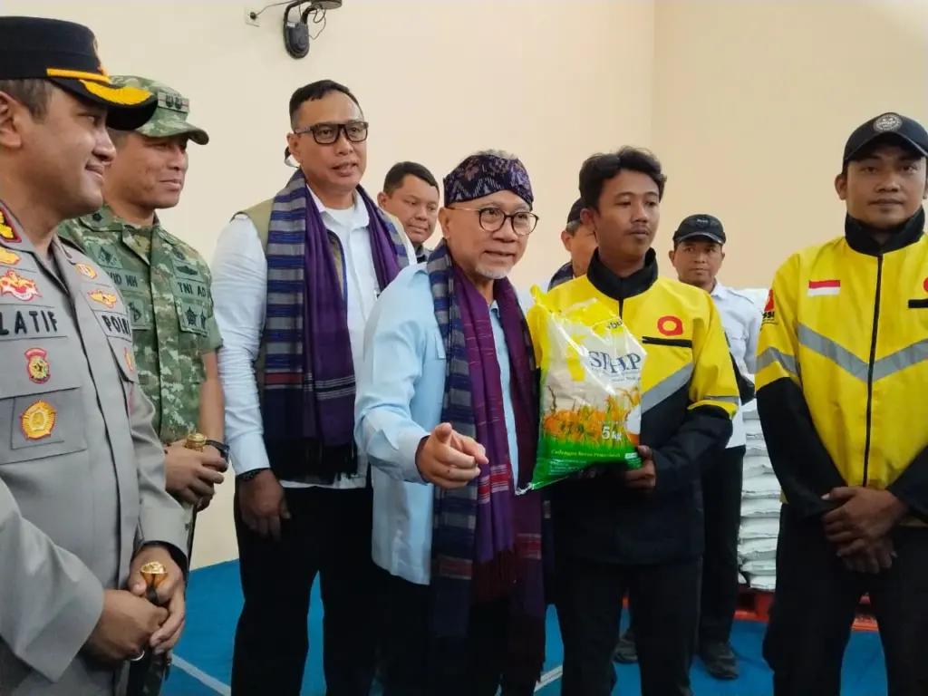 Warga Gogorante Kediri Terima 30 Kg Beras Gratis, Pemerintah Siapkan 2 Juta Ton hingga Desember