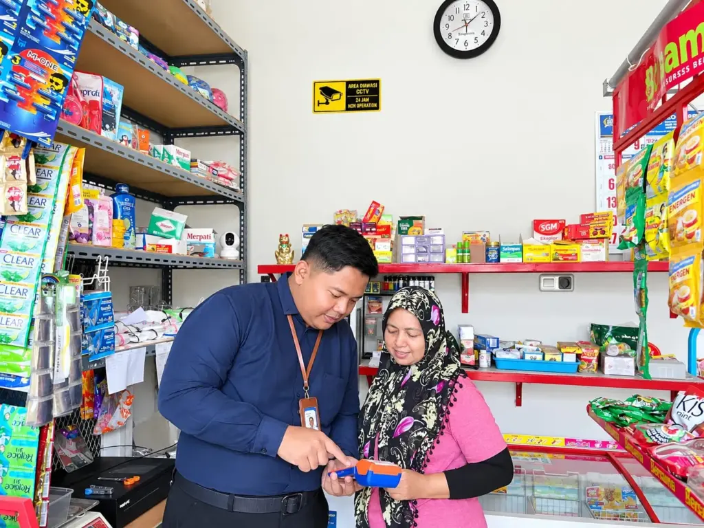 Bantu Akses Perbankan Tanpa Libur, Toko Evi BRILink Werungotok Jadi Solusi Transaksi Warga Desa