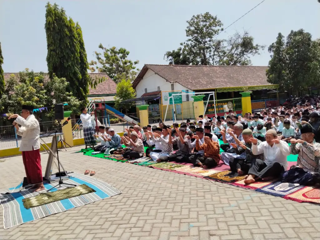 Muhammadiyah Kediri Gelar Salat Istisqa, Doakan Hujan Turun dan Karhutla Kalimantan Mereda