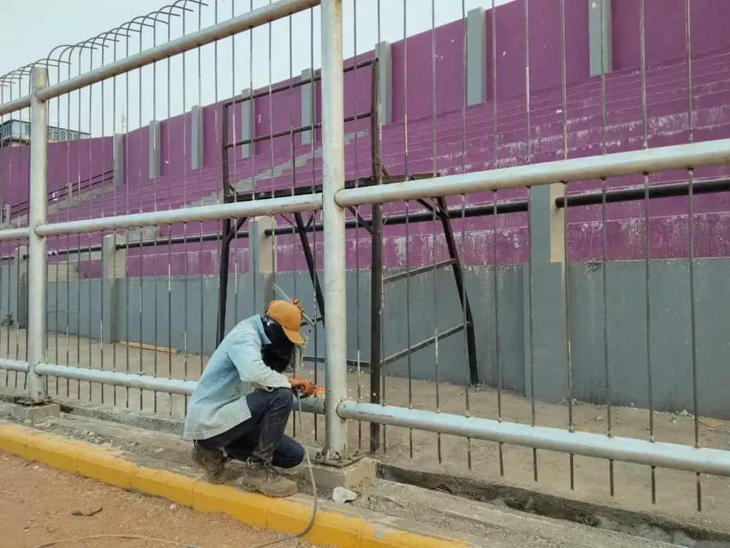 Pagar Baru Stadion Brawijaya Kediri Mulai Terpasang, Target Rampung 7 Oktober