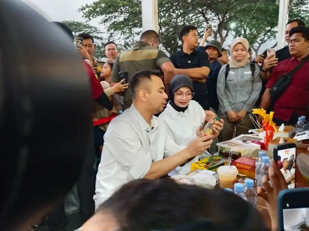 Raffi Ahmad Datang ke Kediri, UMKM Diborong dan Kuliner Dibagikan Gratis