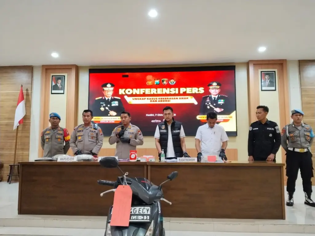 Polres Kediri Ungkap Kasus Pembuangan Jasad Bayi di Pare, Dua Kekasih Jadi Tersangka